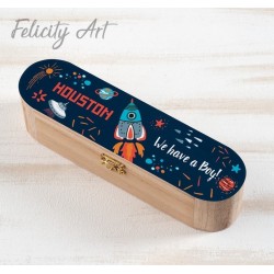 Μπομπονιέρα Βάπτισης Ξύλινη Κασετίνα με Θέμα Διάστημα